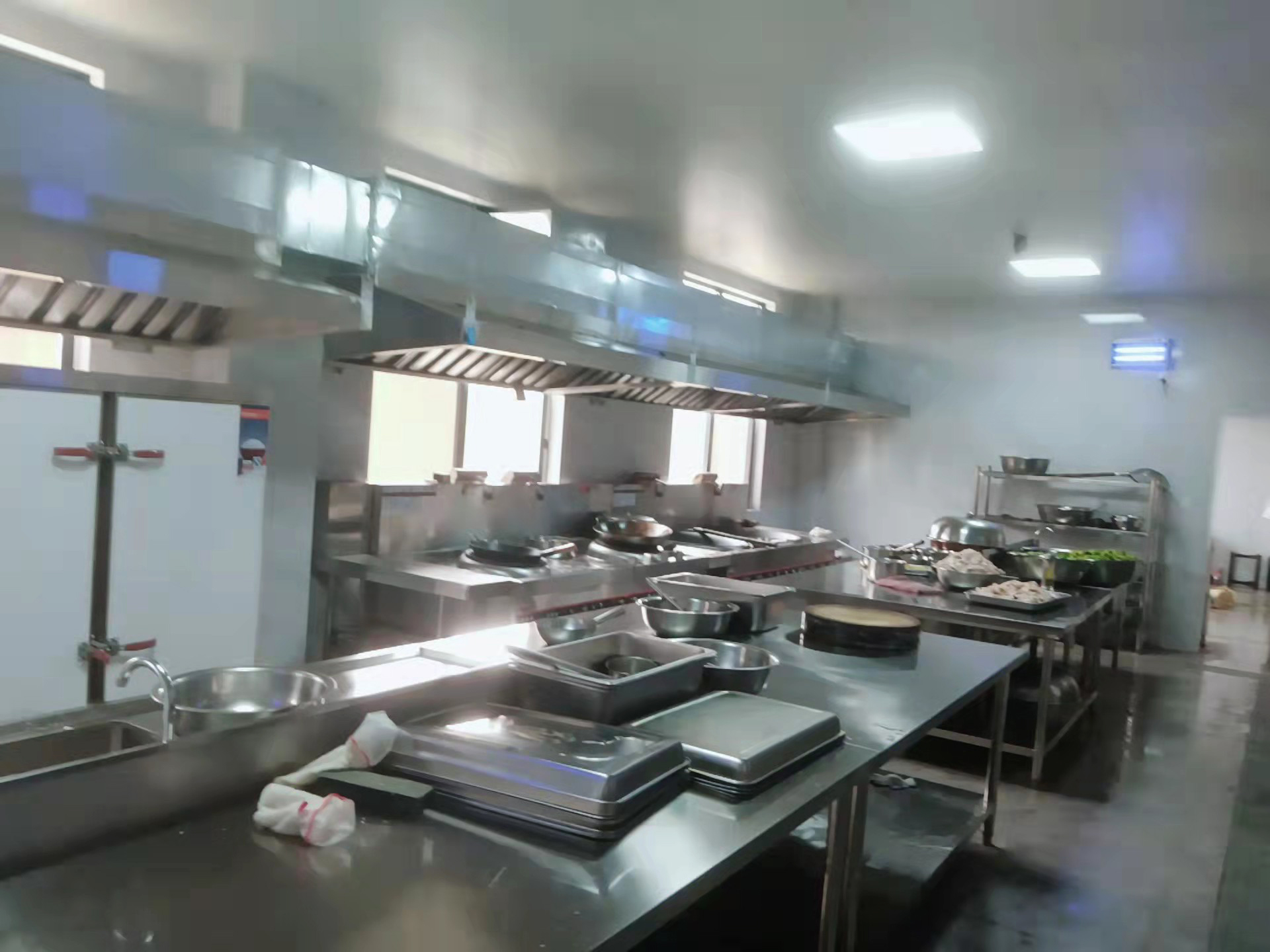 食堂深夜网站免费观看設備